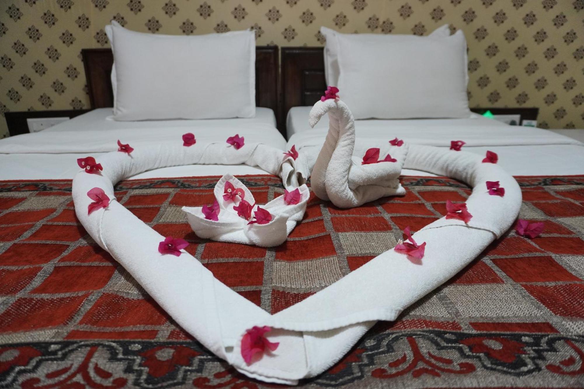 Praveg Tent City Narmada, Statue Of Unity Kevadia Eksteriør billede